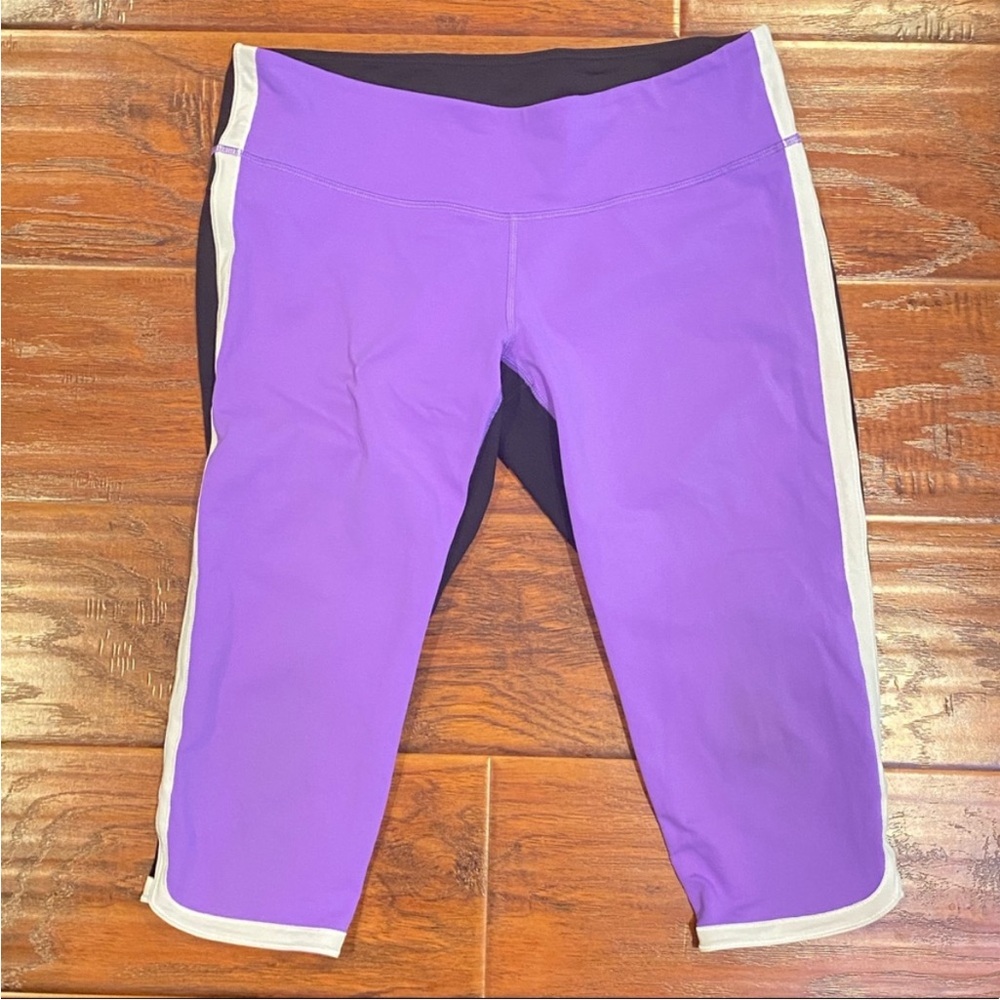 Lululemon Athletic Capri Leggings with White Trim